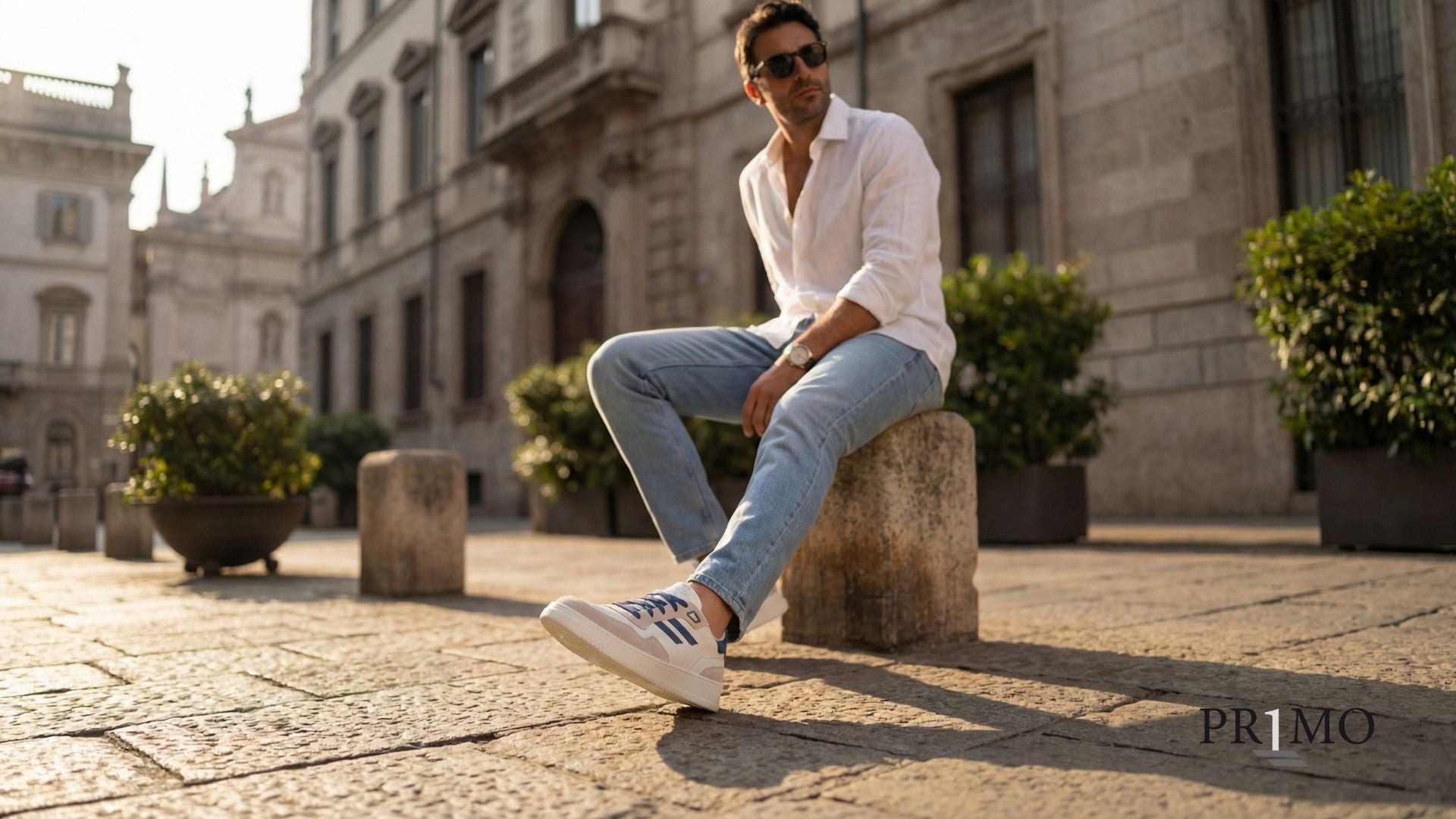 outfit ufficio sneakers uomo